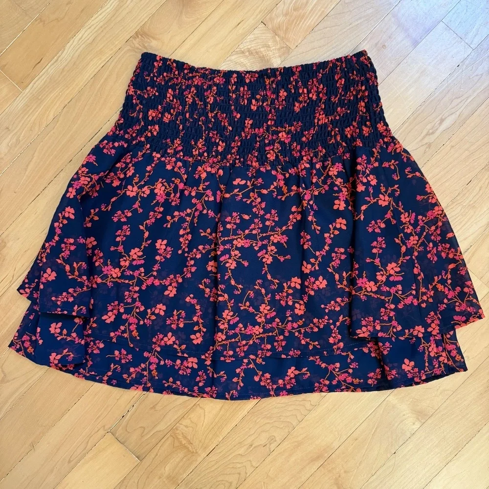NWT Q&A 2 Tiered Navy and Pink Floral Skirt Size Small - Picture 2 of 5